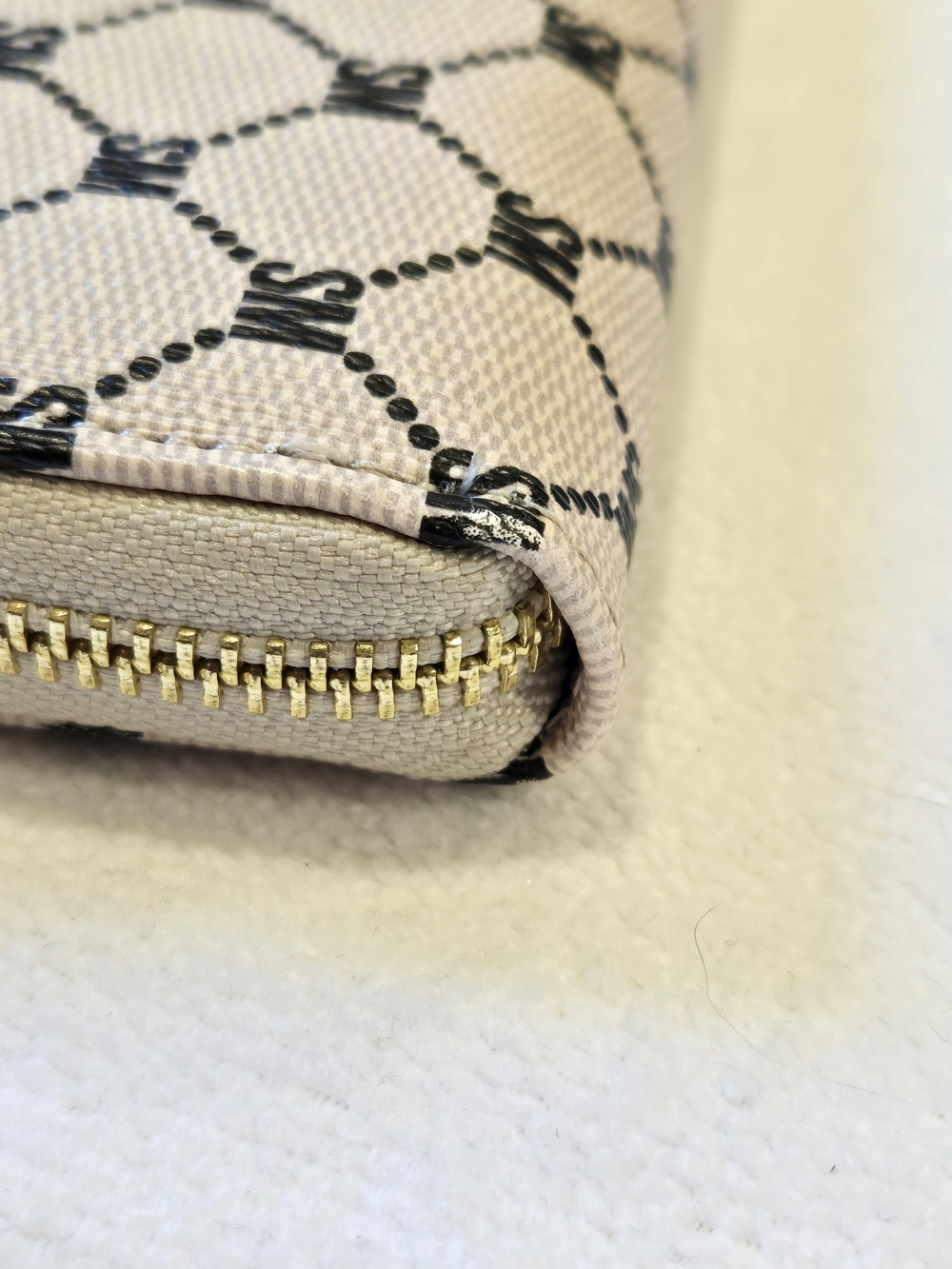 Steve Madden Beige & Black SM Monogram Zip Around Wallet/Wristlet - Picture 7 of 13